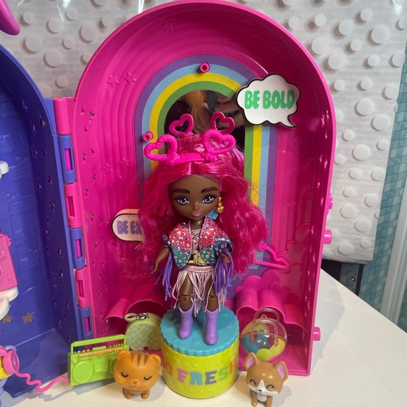 Barbie Extra 🛍️Mini Doll Fashion Boutique Closet with 🐶 Pets - Picture 10 of 14